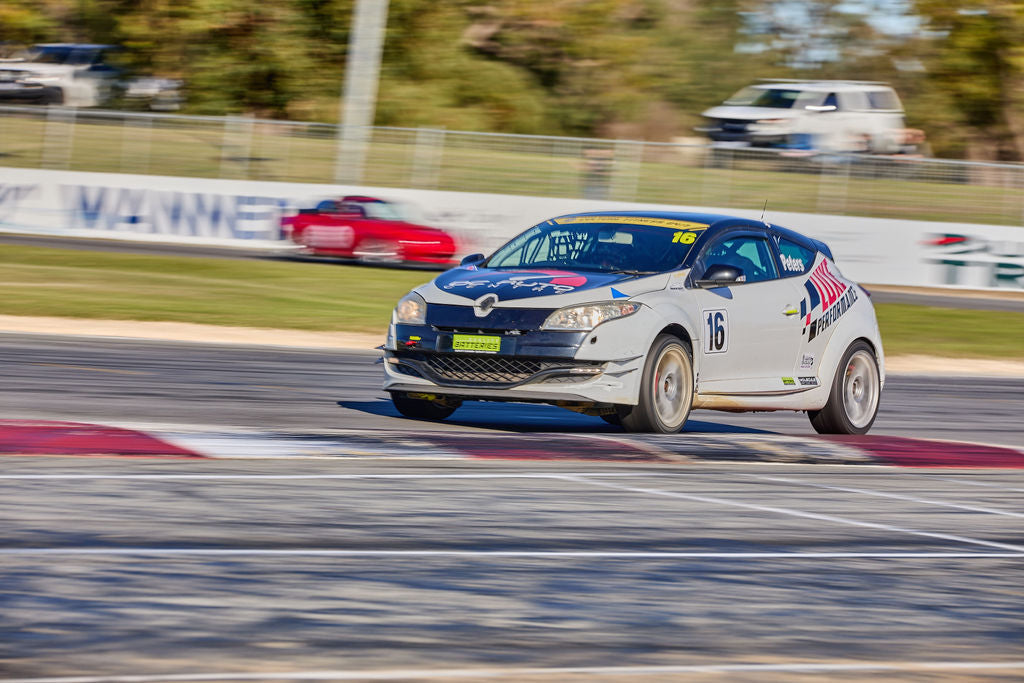June Production Car Race - Renault Megane RS